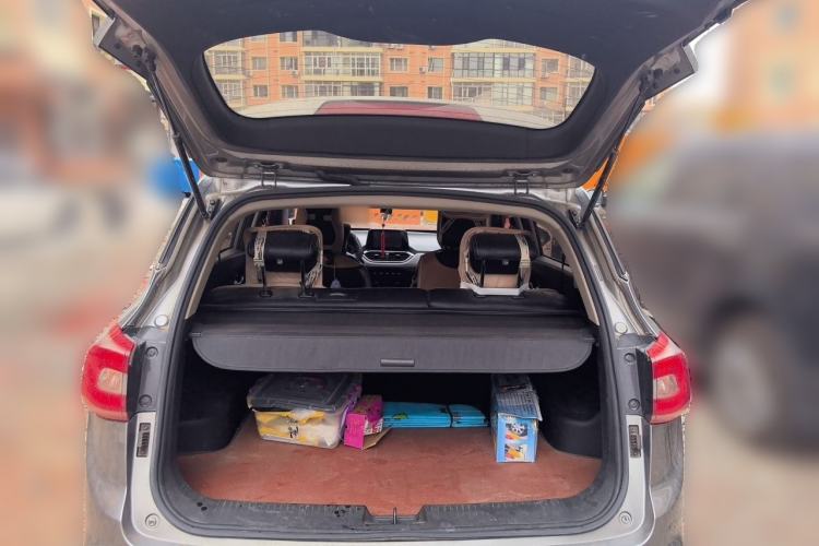 Used Baojun 510 2017 1.5L Automatic Fashion Model Trunk