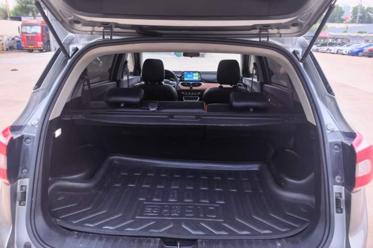 Used Baojun 510 2017 1.5L Automatic Luxury Model Trunk