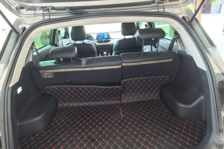 Used Baojun 510 2017 1.5L Manual Fashion Model Trunk