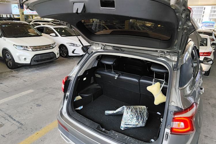 Used Baojun 510 2017 1.5L Automatic Fashion Model Trunk