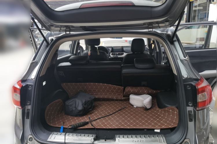 Used Baojun 510 2017 1.5L manual Comfort trim Trunk