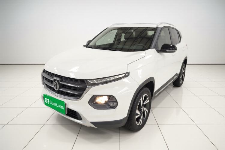 Baojun 510 2017 1.5L Manual Luxury Model usata Guazi used car, China used car export, Used car for sale, Used cars, Cheapest cars for sale