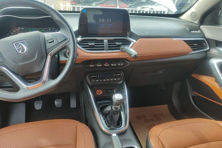 Used Baojun 510 2017 1.5L Manual Luxury Model Audio And AC Panel