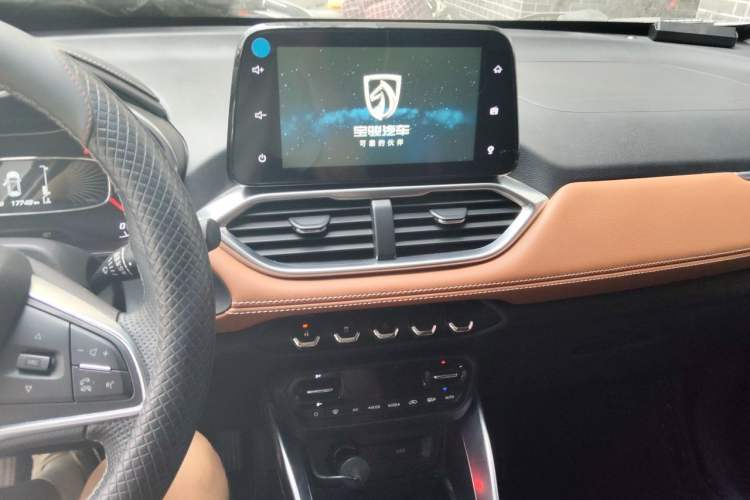 Used Baojun 510 2017 1.5L Manual Luxury Model Audio And AC Panel