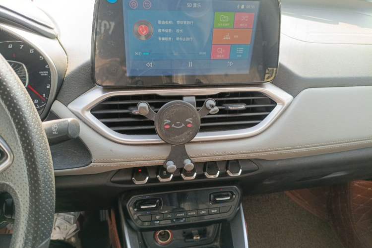 Used Baojun 510 2017 1.5L Manual Fashion Model Audio And AC Panel