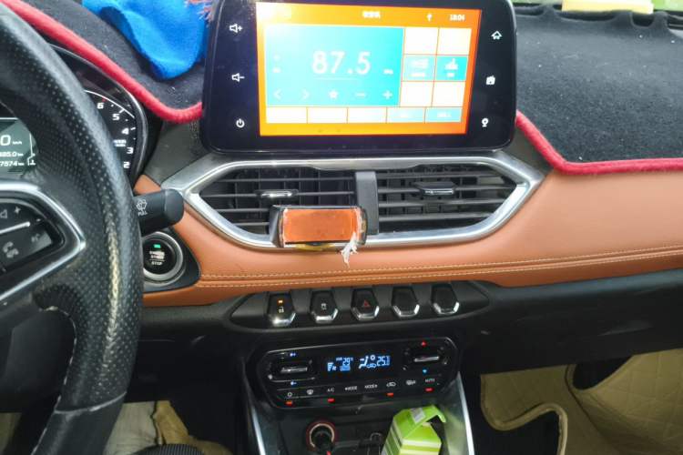 Used Baojun 510 2017 1.5L Manual Luxury Model Audio And AC Panel
