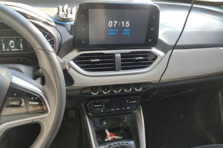 Used Baojun 510 2017 1.5L Manual Fashion Model Audio And AC Panel