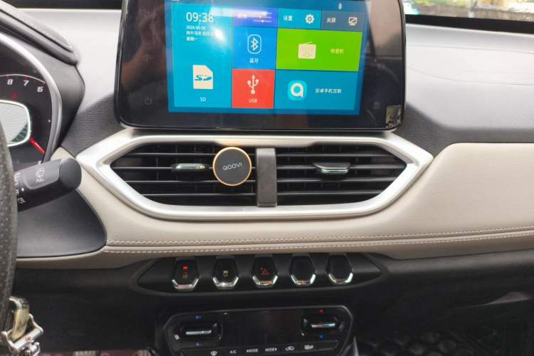 Used Baojun 510 2017 1.5L Manual Fashion Model Audio And AC Panel