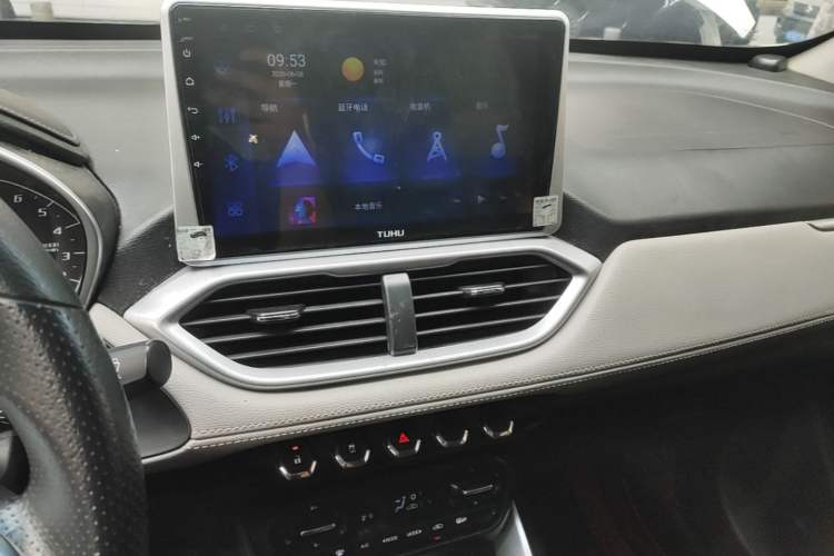 Used Baojun 510 2017 1.5L Manual Fashion Model Audio And AC Panel