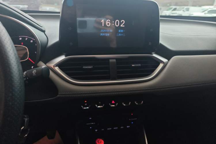 Used Baojun 510 2017 1.5L Manual Fashion Model Audio And AC Panel