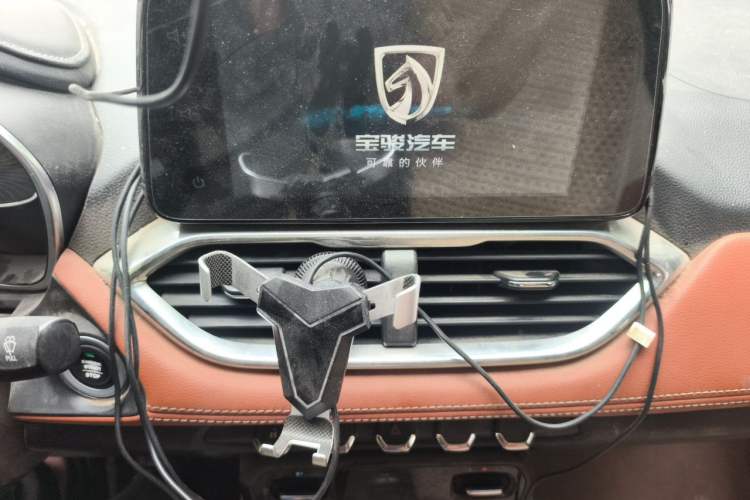 Used Baojun 510 2017 1.5L Manual Luxury Model Audio And AC Panel