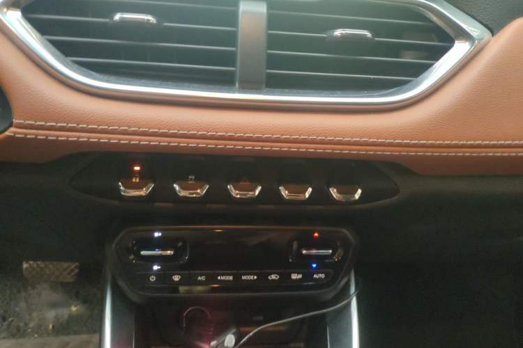 Used Baojun 510 2017 1.5L Automatic Luxury Model Audio And AC Panel