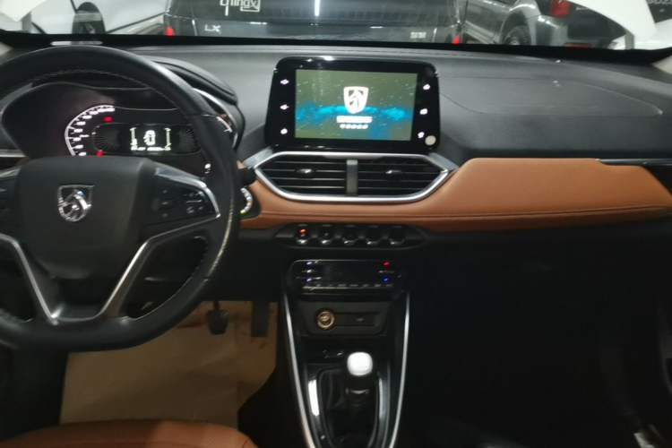 Used Baojun 510 2017 1.5L Manual Luxury Model Audio And AC Panel