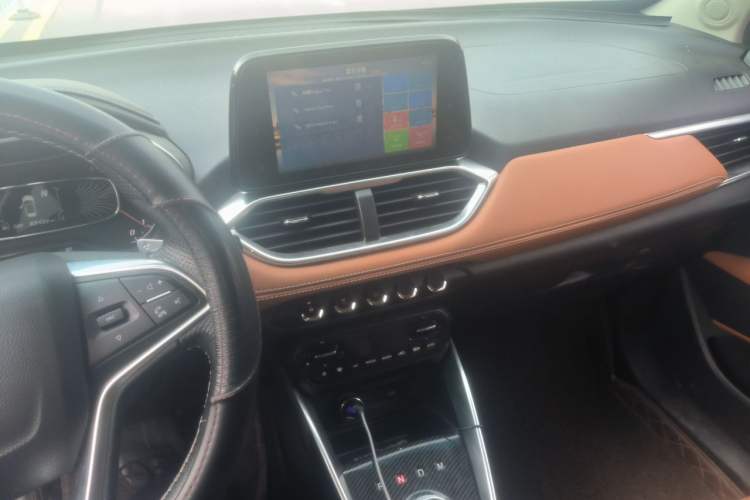 Used Baojun 510 2017 1.5L Automatic Luxury Model Audio And AC Panel