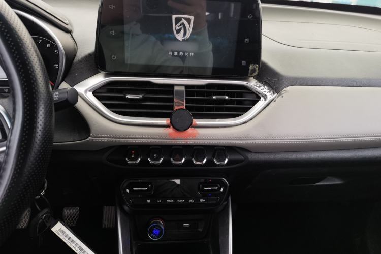 Used Baojun 510 2017 1.5L Manual Fashion Model Audio And AC Panel