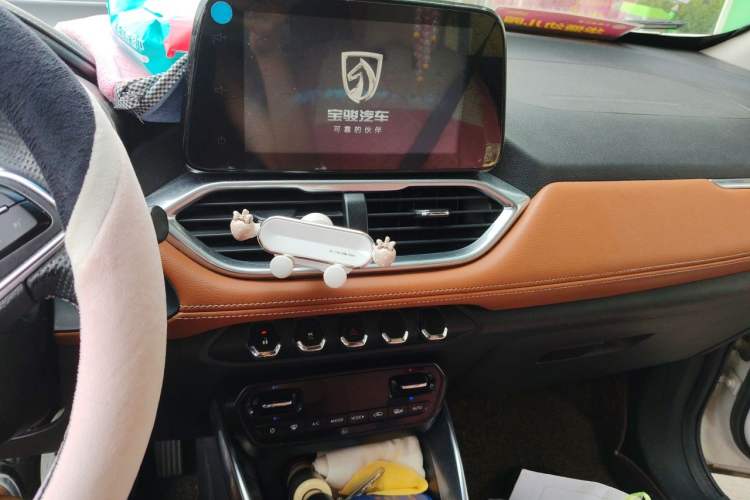 Used Baojun 510 2017 1.5L Manual Luxury Model Audio And AC Panel
