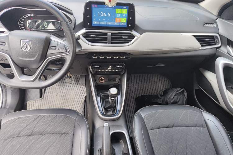Used Baojun 510 2017 1.5L Manual Fashion Model Audio And AC Panel