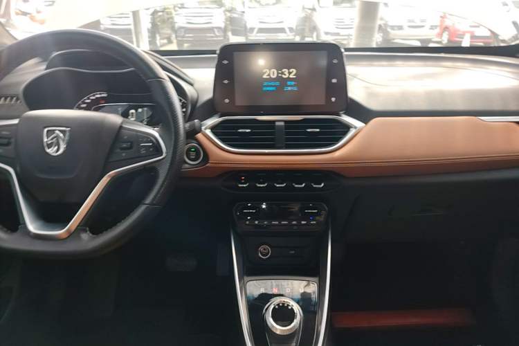 Used Baojun 510 2017 1.5L Automatic Luxury Model Audio And AC Panel