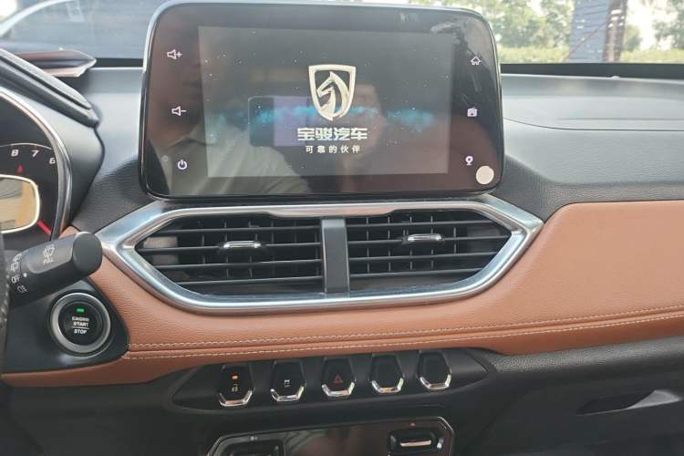 Used Baojun 510 2017 1.5L Manual Luxury Model Audio And AC Panel