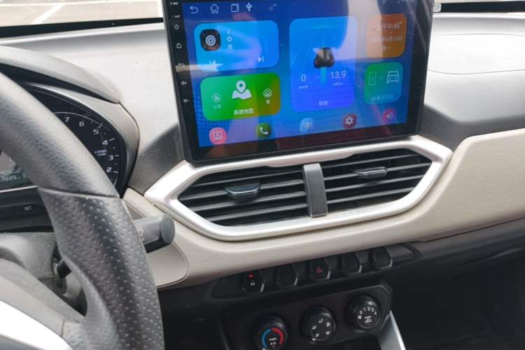 Used Baojun 510 2017 1.5L manual Comfort trim Audio And AC Panel