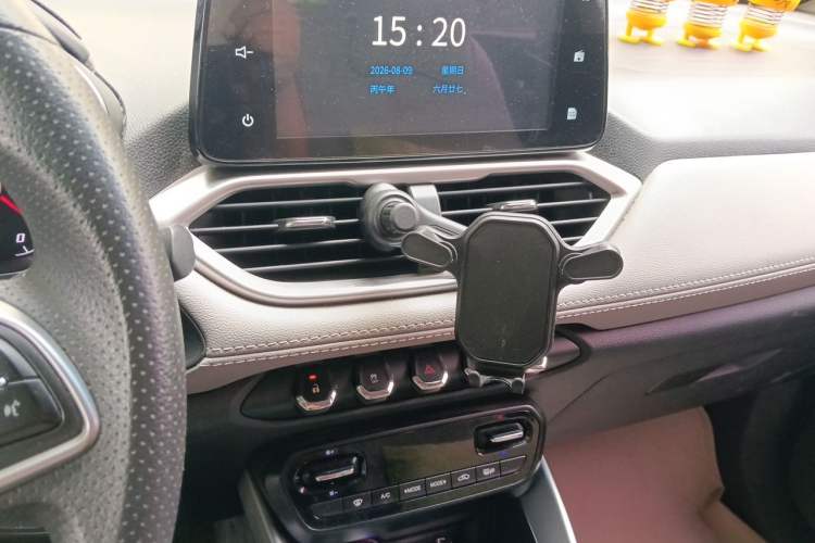 Used Baojun 510 2017 1.5L manual Comfort trim Audio And AC Panel