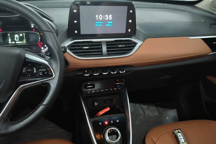 Used Baojun 510 2017 1.5L Automatic Luxury Model Audio And AC Panel