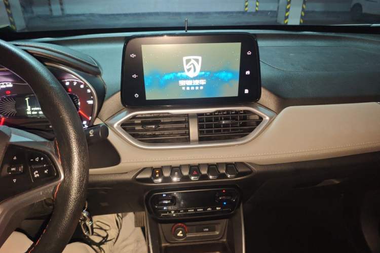 Used Baojun 510 2017 1.5L Automatic Fashion Model Audio And AC Panel