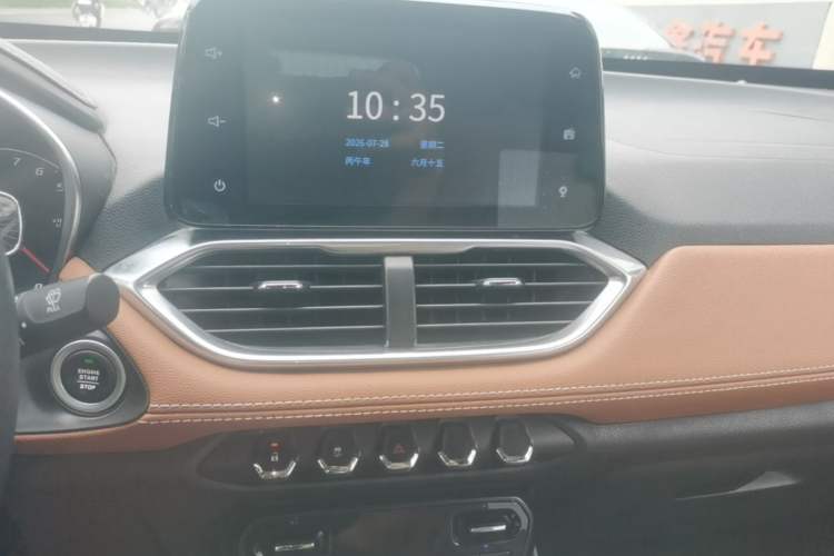 Used Baojun 510 2017 1.5L Automatic Luxury Model Audio And AC Panel