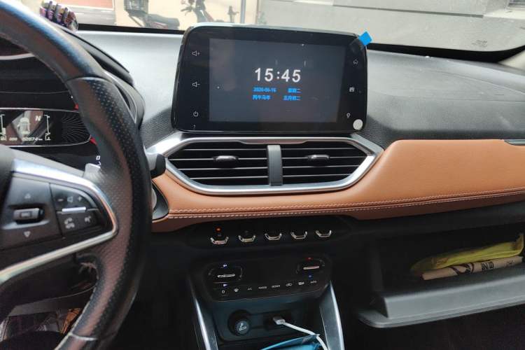 Used Baojun 510 2017 1.5L Automatic Luxury Model Audio And AC Panel