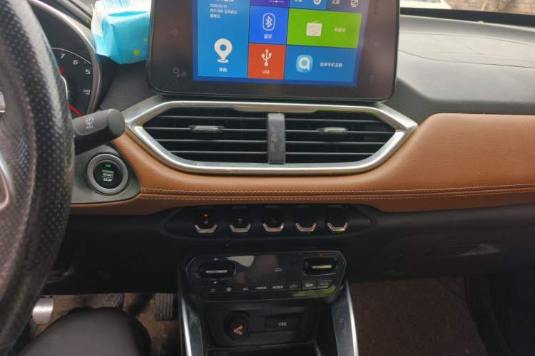 Used Baojun 510 2017 1.5L Manual Luxury Model Audio And AC Panel
