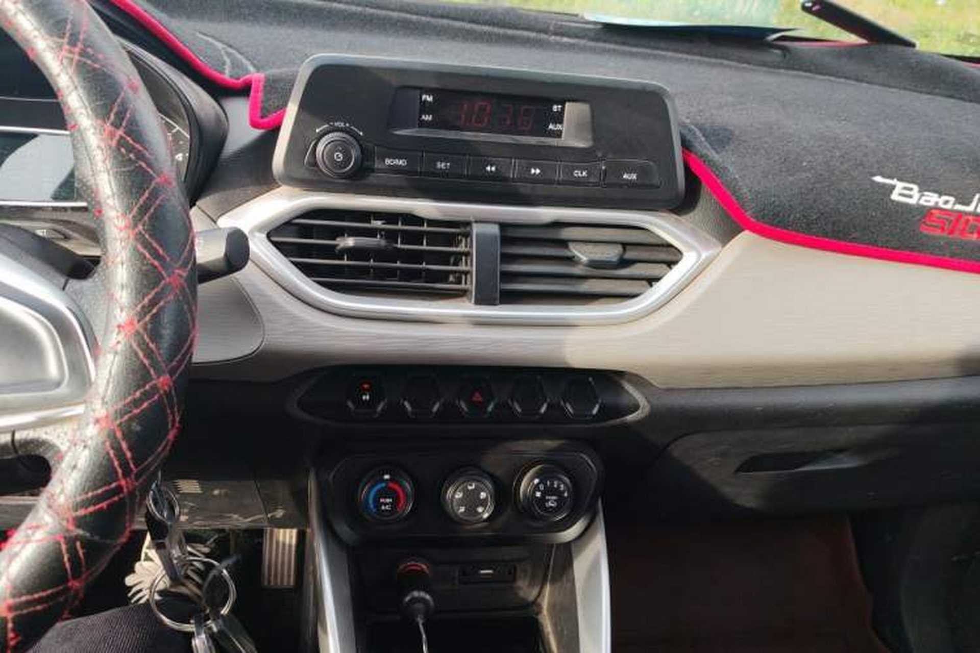 Used Baojun 510 2017 1.5L manual Comfort trim Audio And AC Panel