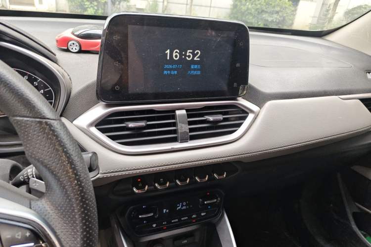 Used Baojun 510 2017 1.5L Automatic Fashion Model Audio And AC Panel
