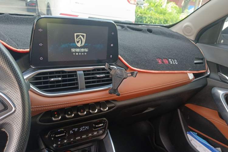 Used Baojun 510 2017 1.5L Manual Luxury Model Audio And AC Panel