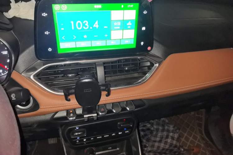 Used Baojun 510 2017 1.5L Manual Luxury Model Audio And AC Panel