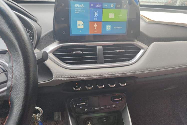 Used Baojun 510 2017 1.5L Automatic Fashion Model Audio And AC Panel