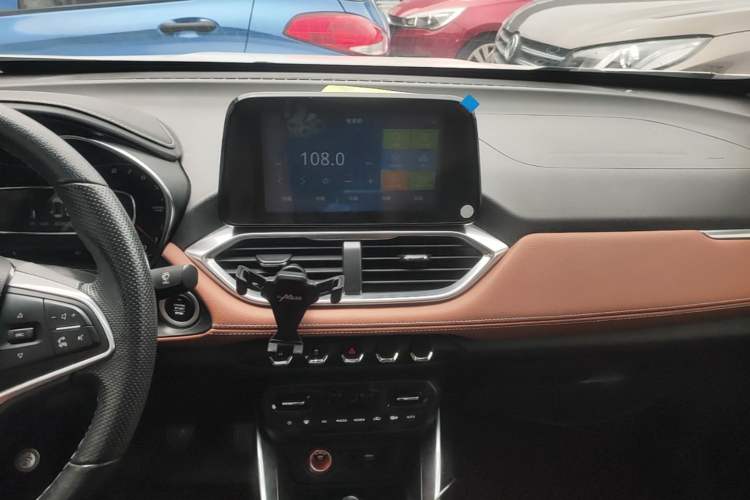 Used Baojun 510 2017 1.5L Manual Luxury Model Audio And AC Panel
