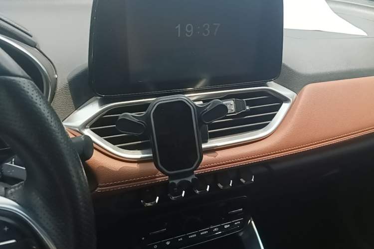 Used Baojun 510 2017 1.5L Automatic Luxury Model Audio And AC Panel