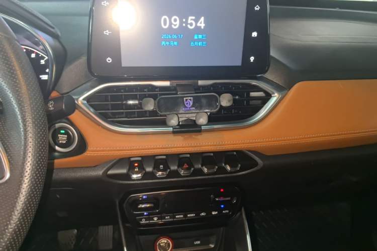 Used Baojun 510 2017 1.5L Manual Luxury Model Audio And AC Panel