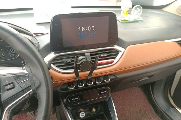 Used Baojun 510 2017 1.5L Manual Luxury Model Audio And AC Panel