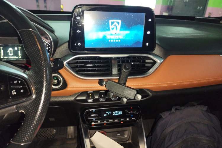 Used Baojun 510 2017 1.5L Automatic Luxury Model Audio And AC Panel