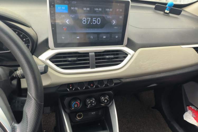 Used Baojun 510 2017 1.5L manual Comfort trim Audio And AC Panel