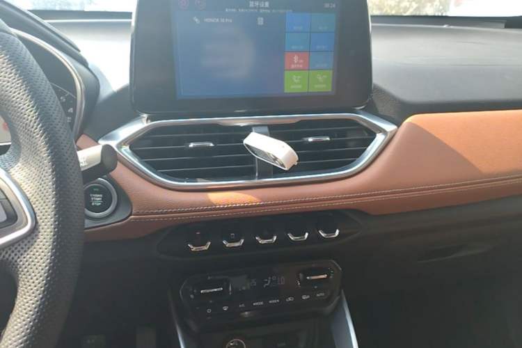 Used Baojun 510 2017 1.5L Manual Luxury Model Audio And AC Panel
