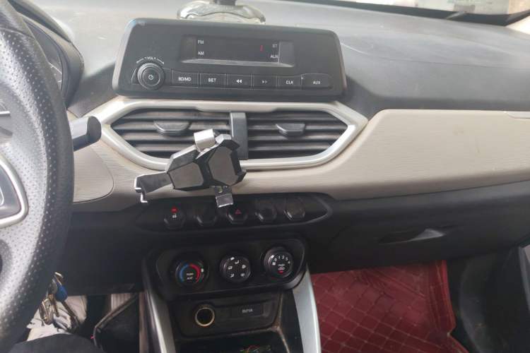 Used Baojun 510 2017 1.5L manual Comfort trim Audio And AC Panel