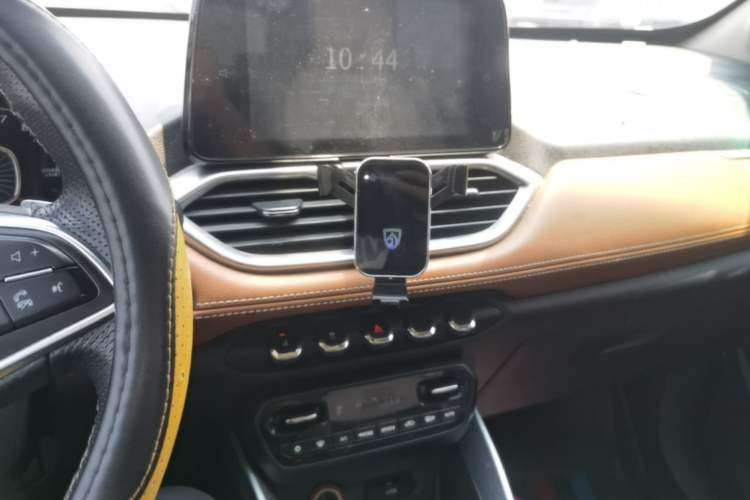 Used Baojun 510 2017 1.5L Automatic Luxury Model Audio And AC Panel