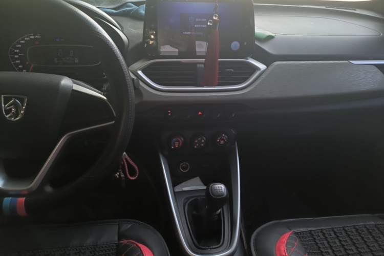 Used Baojun 510 2017 1.5L manual Comfort trim Audio And AC Panel