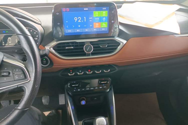 Used Baojun 510 2017 1.5L Manual Luxury Model Audio And AC Panel