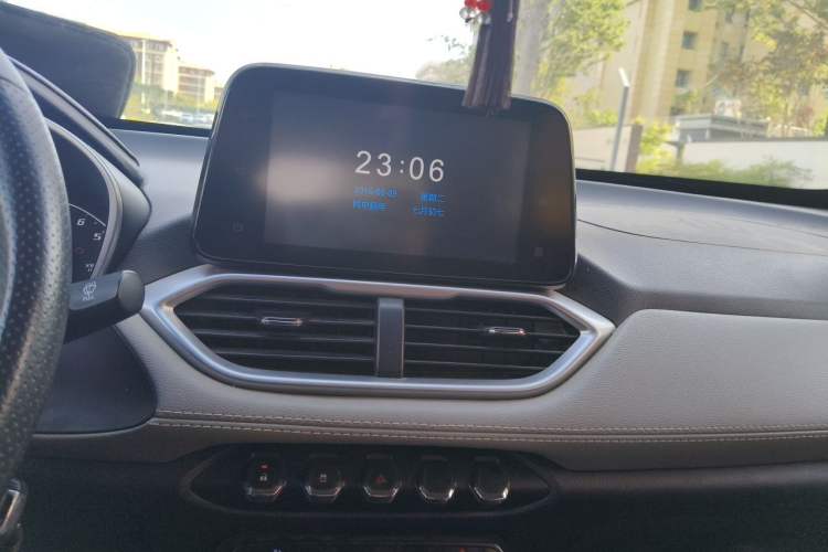 Used Baojun 510 2017 1.5L Manual Fashion Model Audio And AC Panel