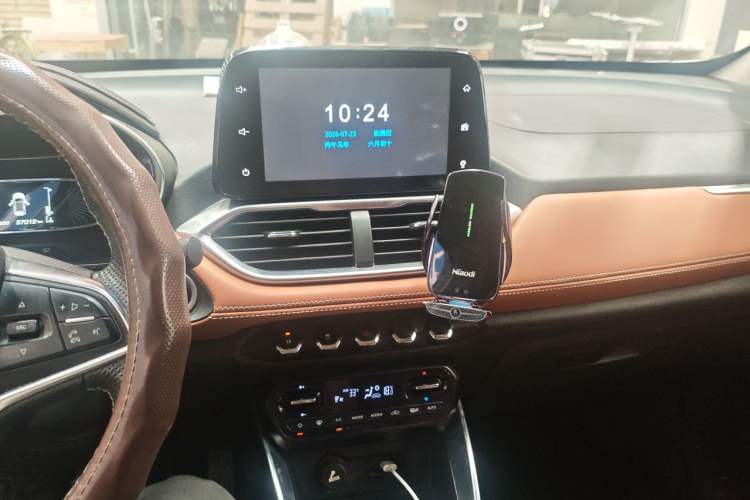 Used Baojun 510 2017 1.5L Manual Luxury Model Audio And AC Panel