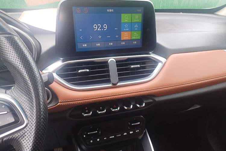 Used Baojun 510 2017 1.5L Manual Luxury Model Audio And AC Panel