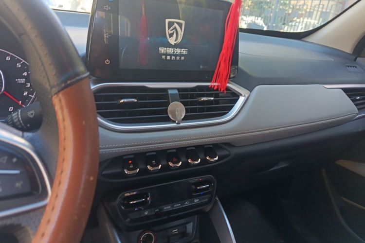 Used Baojun 510 2017 1.5L Manual Fashion Model Audio And AC Panel